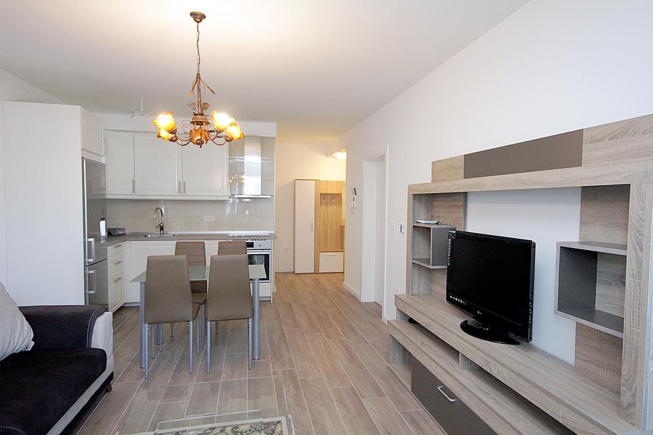 Apartment Melina Dobra Voda Exterior photo